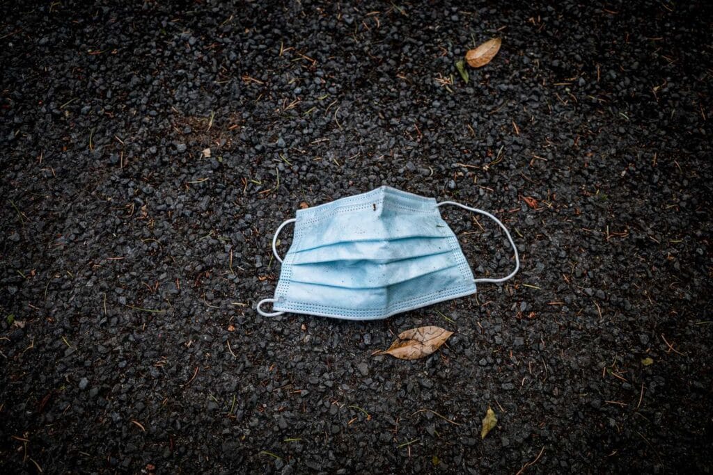 2negative-space-face-mask-ground